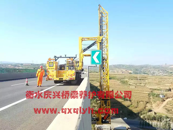 �����z�y܇���U