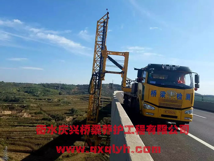 ��z�y���U